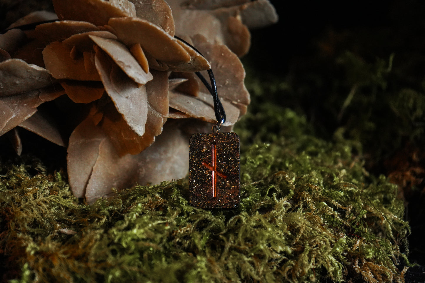 ✧ Collier Rune Futhark - Couleur noir , or et cuivres ✧