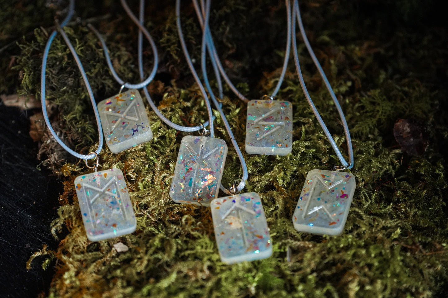 ✧ Collier Rune Futhark - Couleur blanc ✧