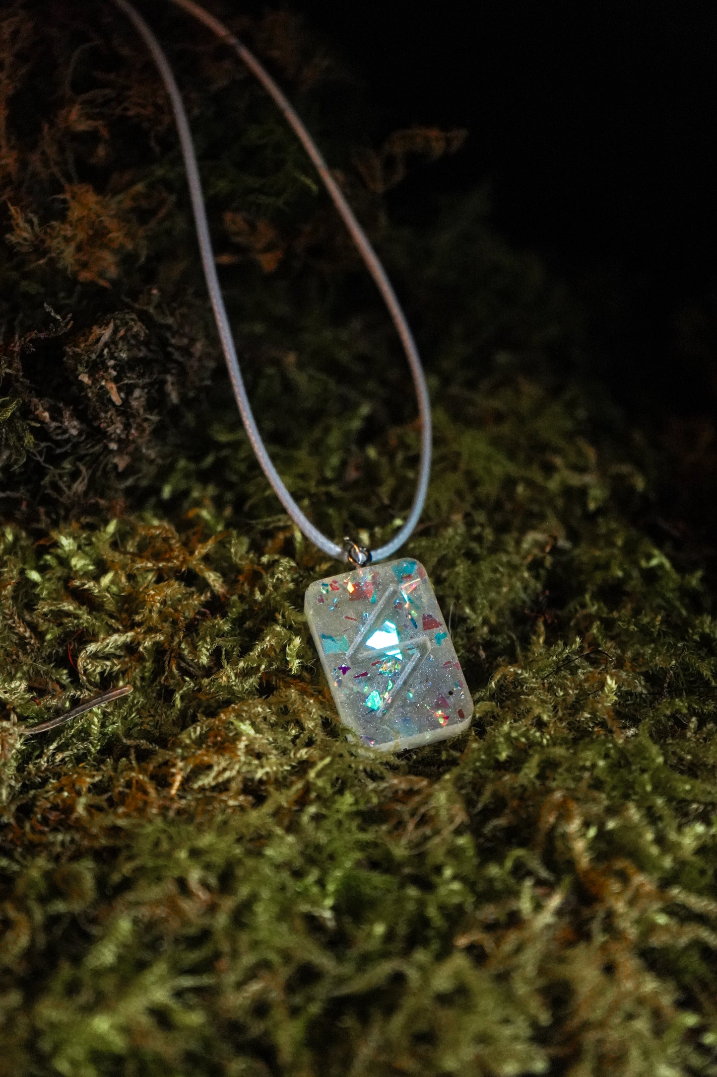 ✧ Collier Rune Futhark - Couleur blanc ✧