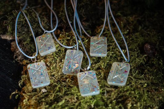 ✧ Collier Rune Futhark - Couleur blanc ✧